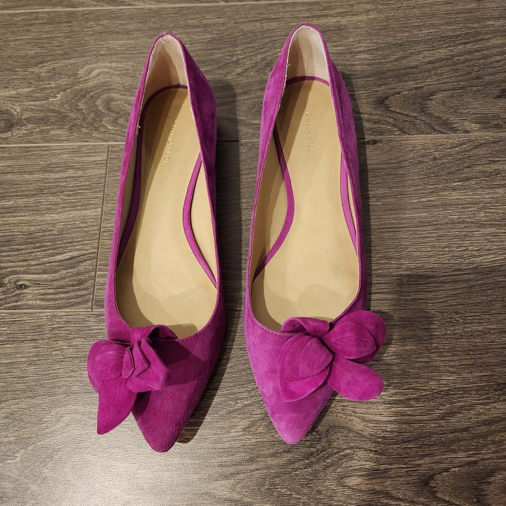 Ann Taylor Pink Leather with Flower Petals Flats with Rubber Sole